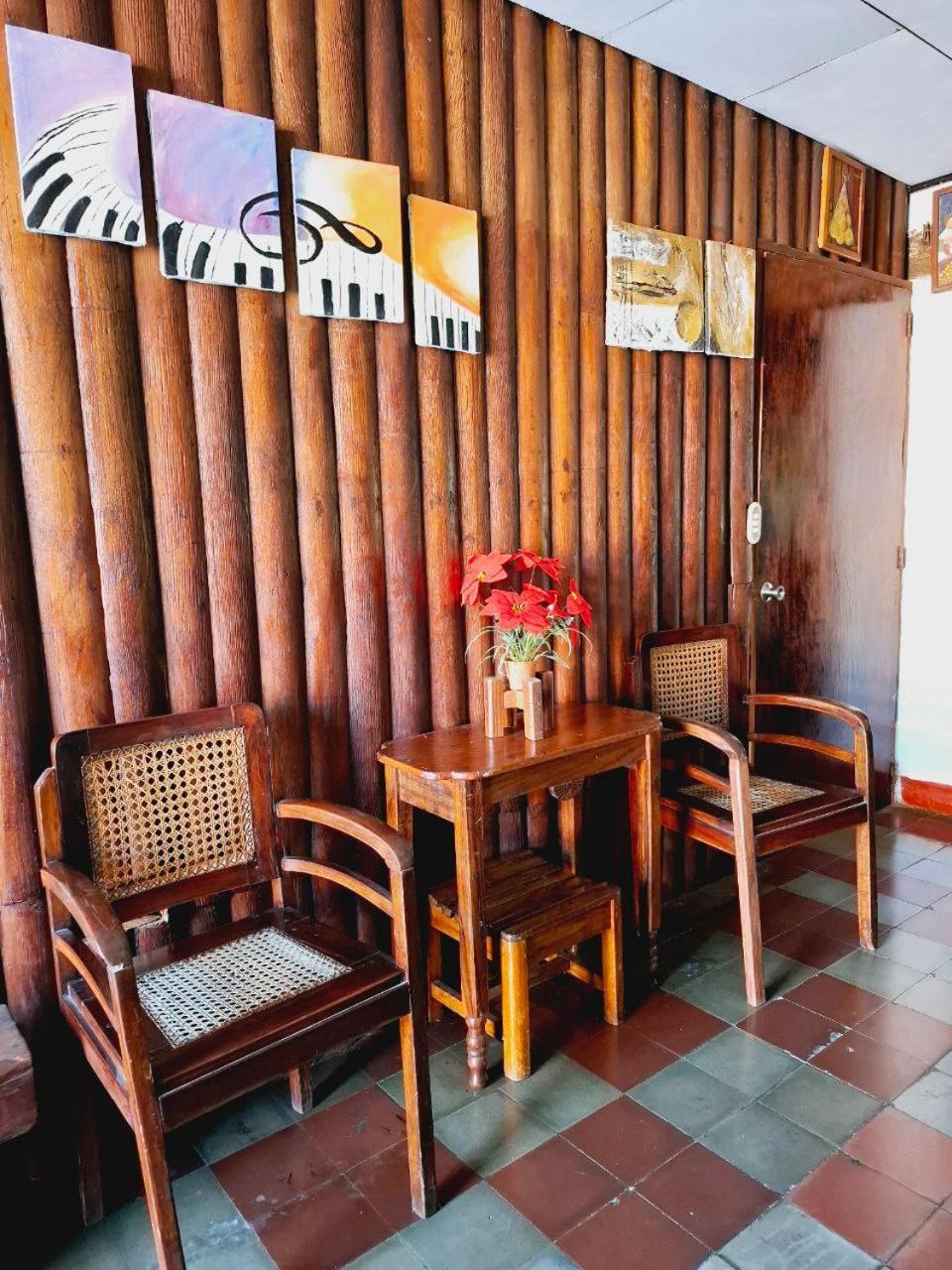 Casa De Los Berrios León المظهر الخارجي الصورة